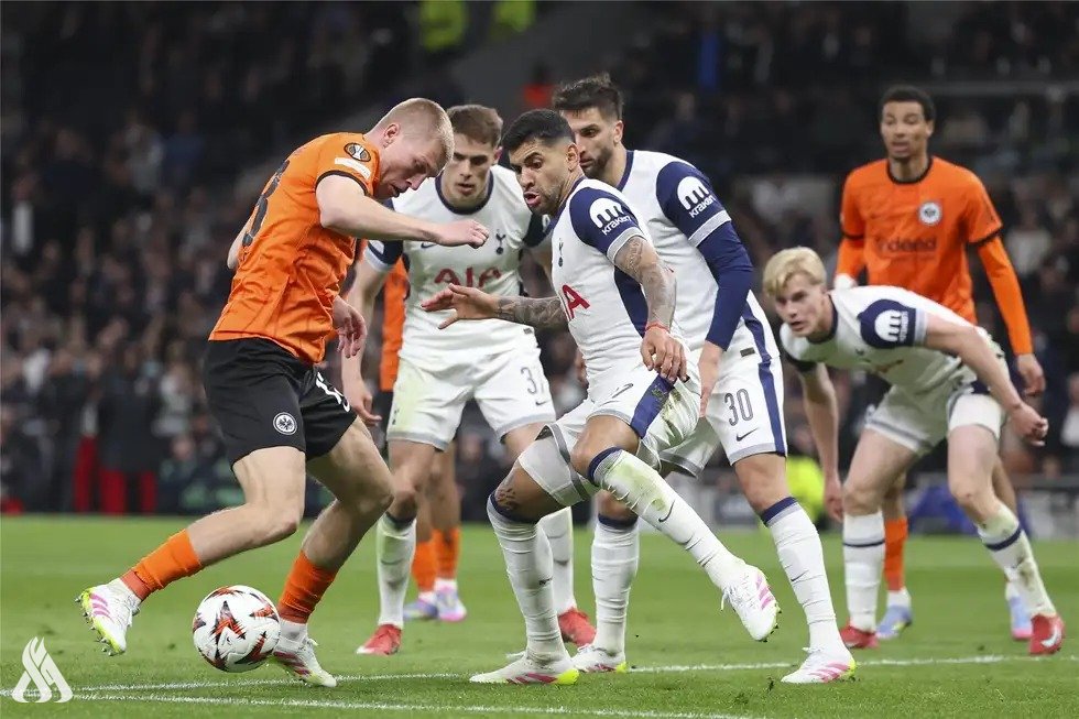 الدوري الأوروبي: توتنهام يتعثر في عرينه أمام فرانكفورت