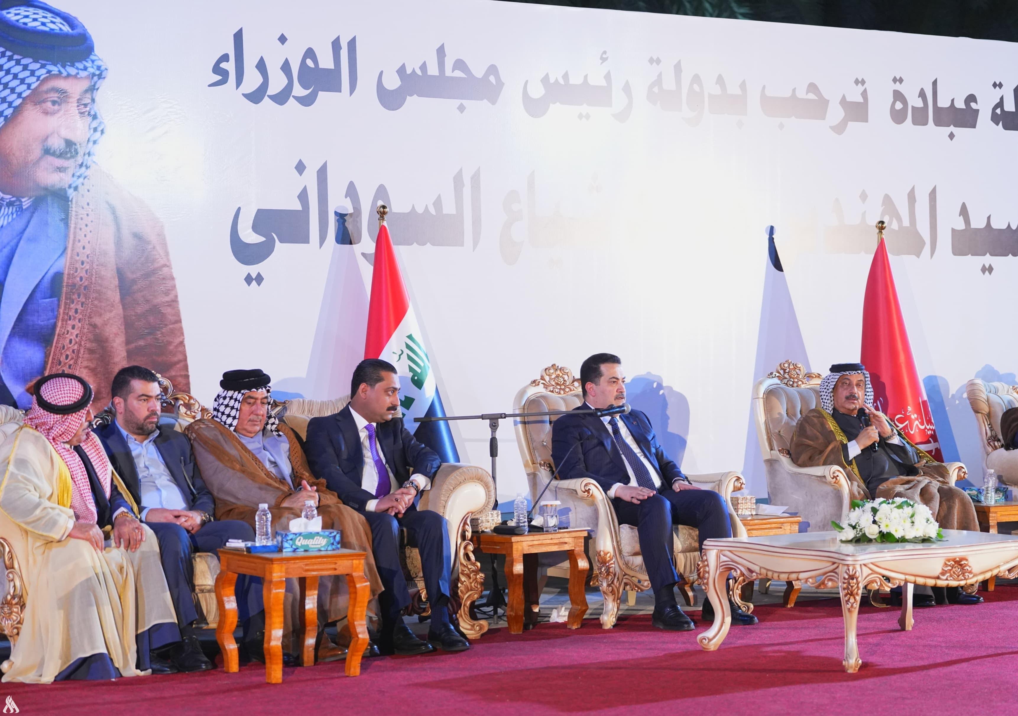 رئيس الوزراء يؤكد على دور العشائر في إسناد الدولة بمرحلة البناء والإعمار