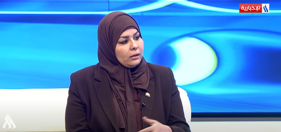 الموسوي توضح بشأن الفيديو المتداول لموظفة في شركة المواد الغذائية