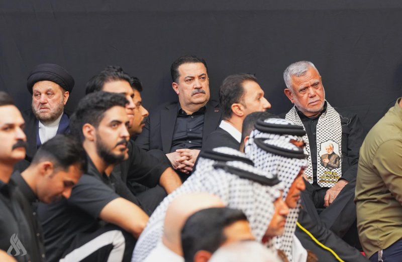 رئيس الوزراء يحضر مجلس العزاء الحسيني الذي أقامه العامري في بغداد