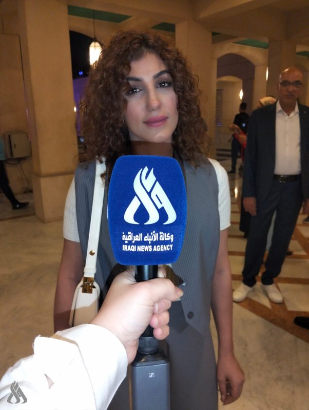 العراق يشارك بمسرحية “قمر أحمر” في مهرجان المونودراما بالقاهرة