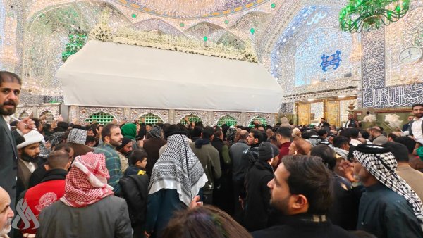 بالصور.. المؤمنون يحيون يوم المبعث النبوي الشريف من مرقد الإمام علي (ع)