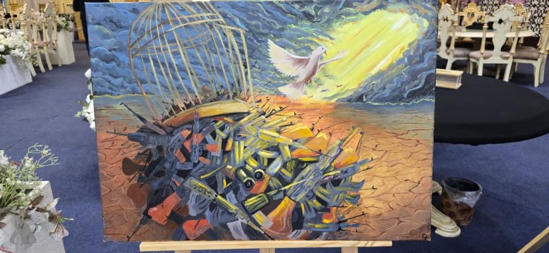 عبر 30 لوحة.. كركوك تبعث رسائل سلام بمعرض فني